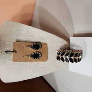 5/$25🌴Dillard's Fashion Jewelry Set Black & Gold Colored Hardware